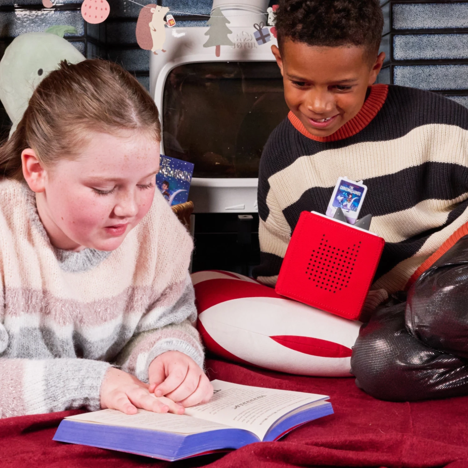 TONIES Pocket Tonie The Christmasaurus(Pocket Tonie The Christmasaurus Available From 20th October Pre Order From 13th October 1) 4 TONIES Pocket Tonie The Christmasaurus(Pocket Tonie The Christmasaurus Available From 20th October Pre Order From 13th October 1) - Image 2